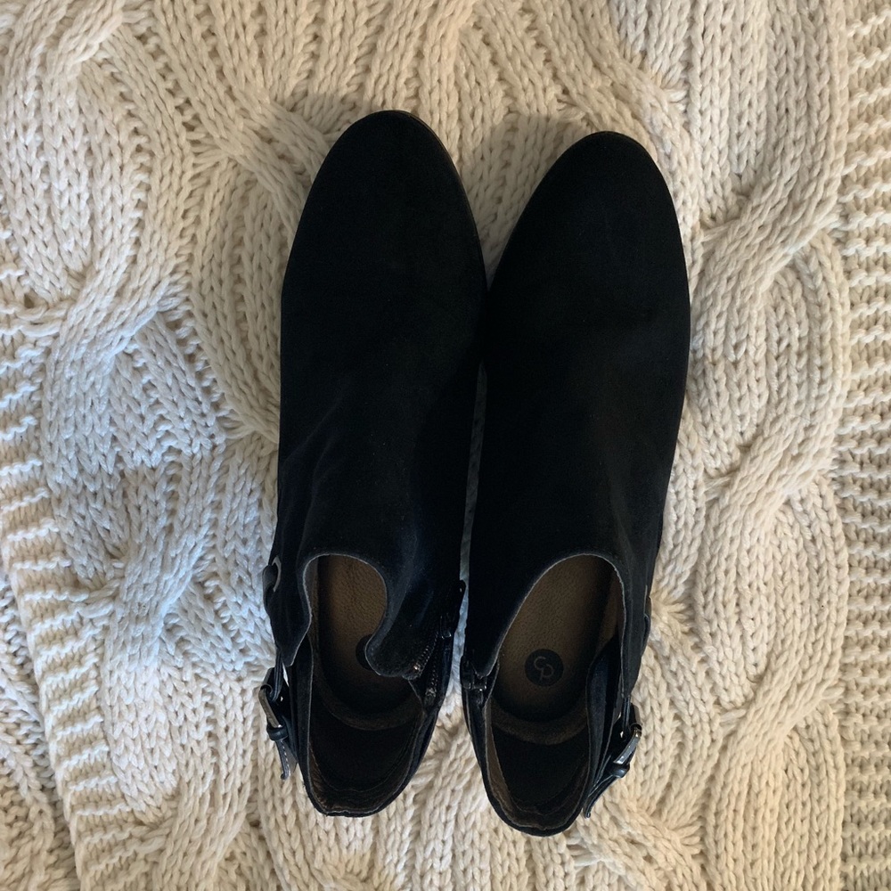 Dressbarn black ankle boots